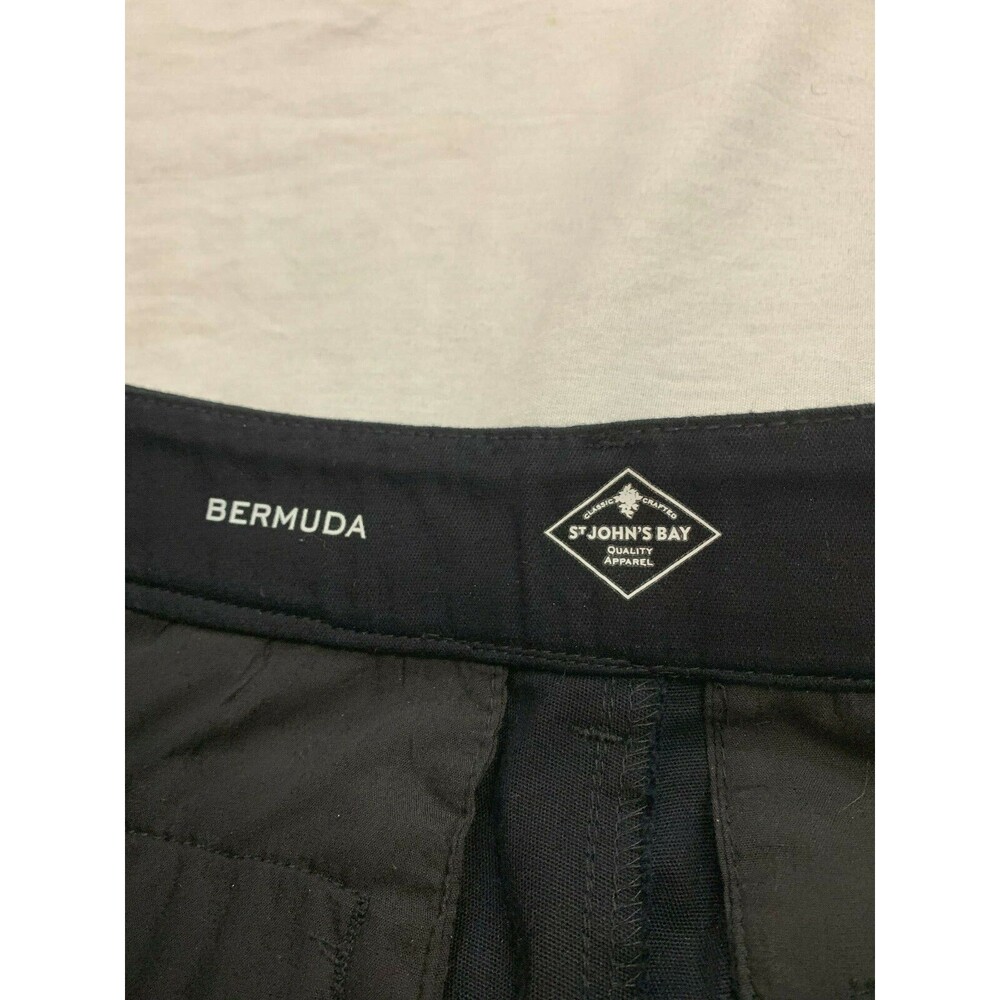 ST JOHNS BAY WOMENS BERMUDA SHORTS SIZE 4 - Picture 2 of 4